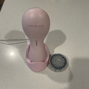 Clarisonic Pro system with 1 body brush